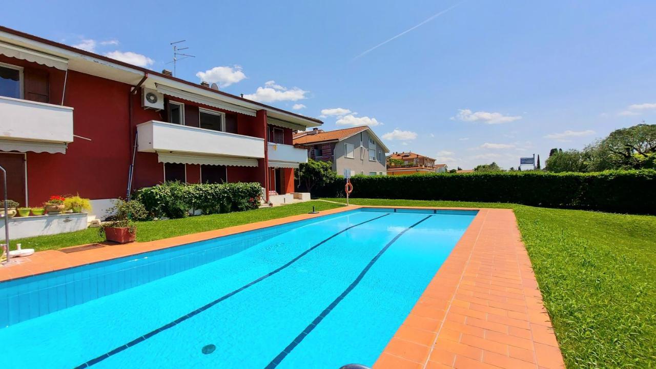 Chiara Pool Apartment Bardolino Bagian luar foto