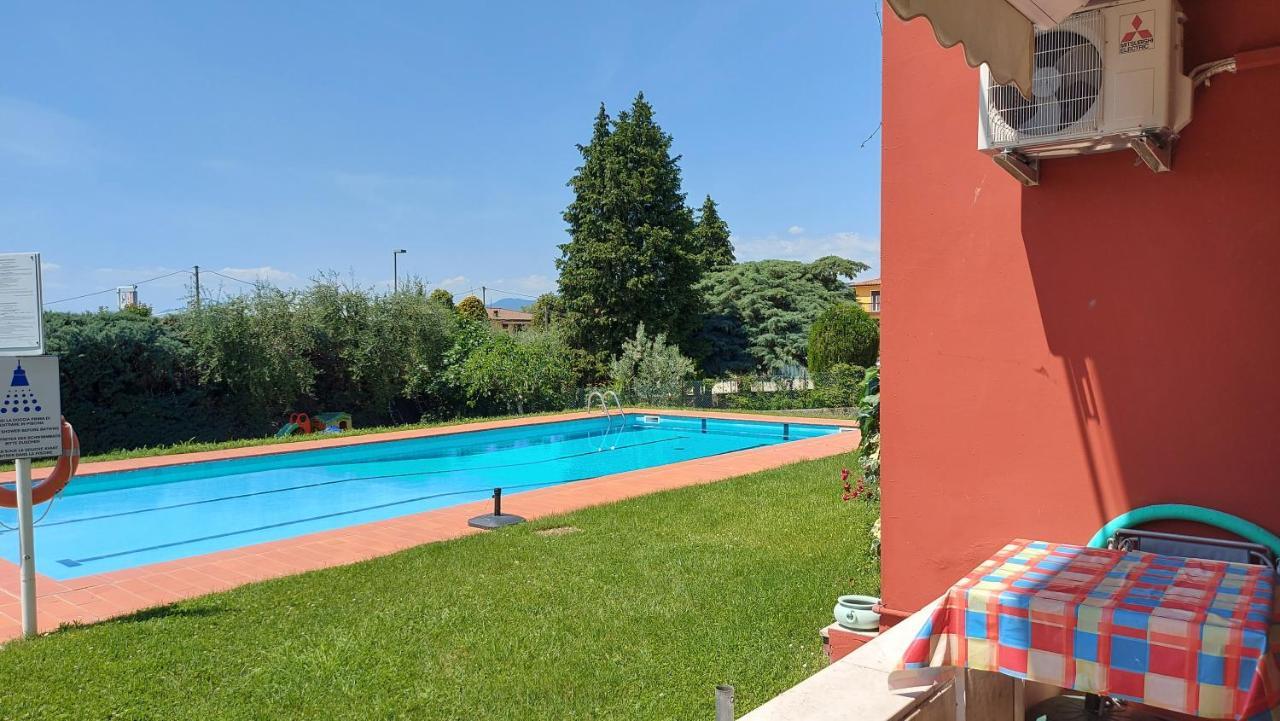 Chiara Pool Apartment Bardolino Bagian luar foto