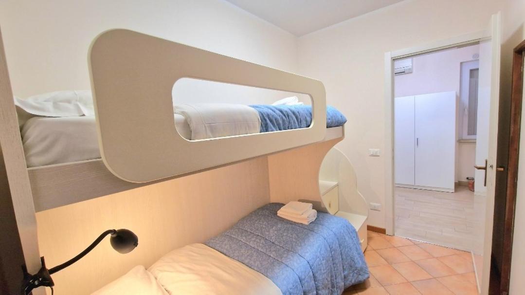 Chiara Pool Apartment Bardolino Bagian luar foto